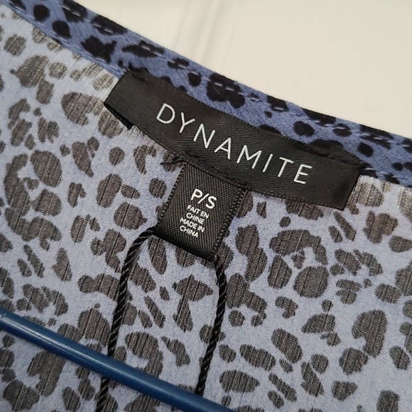 ⭐DYNAMITE - Blue Animal Print V-Neck Blouse, small - Picture 2 of 3